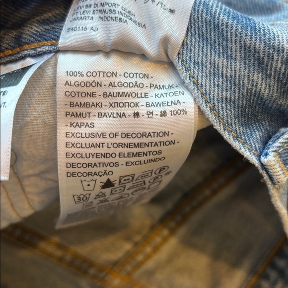 Levi’s Premium 501 Shorts Light Wash Cutoff Denim Size 30 - Picture 5 of 6